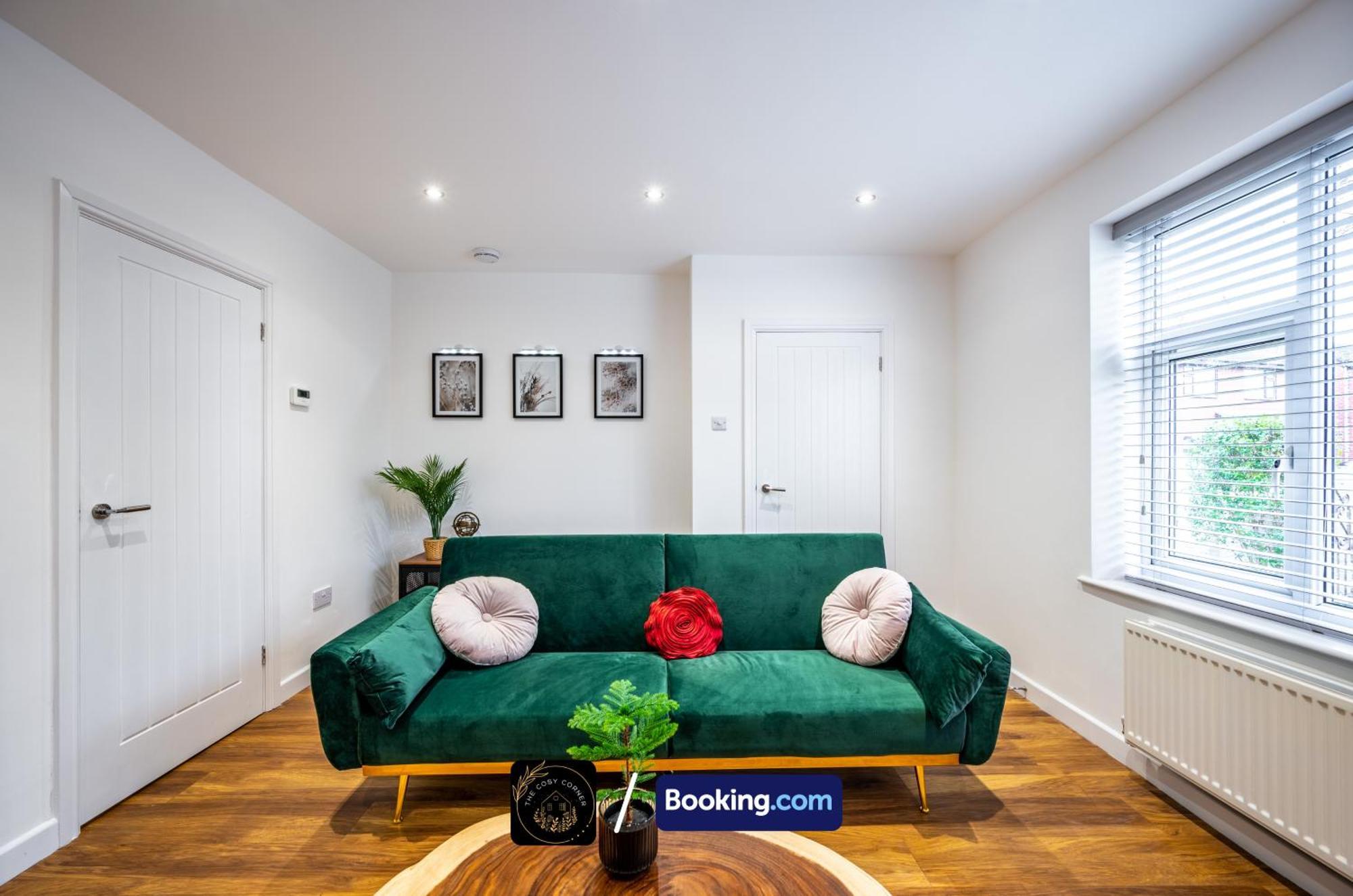 Apartamento Cosy 3-Bed House, Garden & Free Parking In Stretford Mánchester Exterior foto