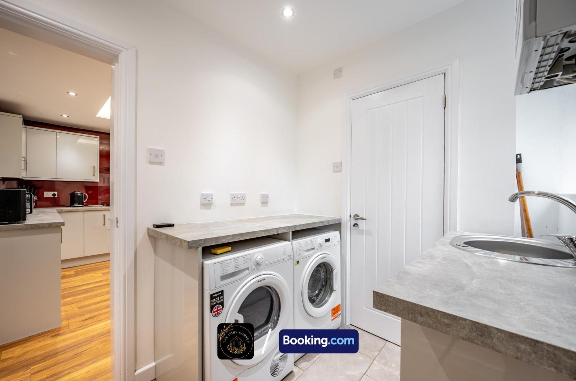 Apartamento Cosy 3-Bed House, Garden & Free Parking In Stretford Mánchester Exterior foto