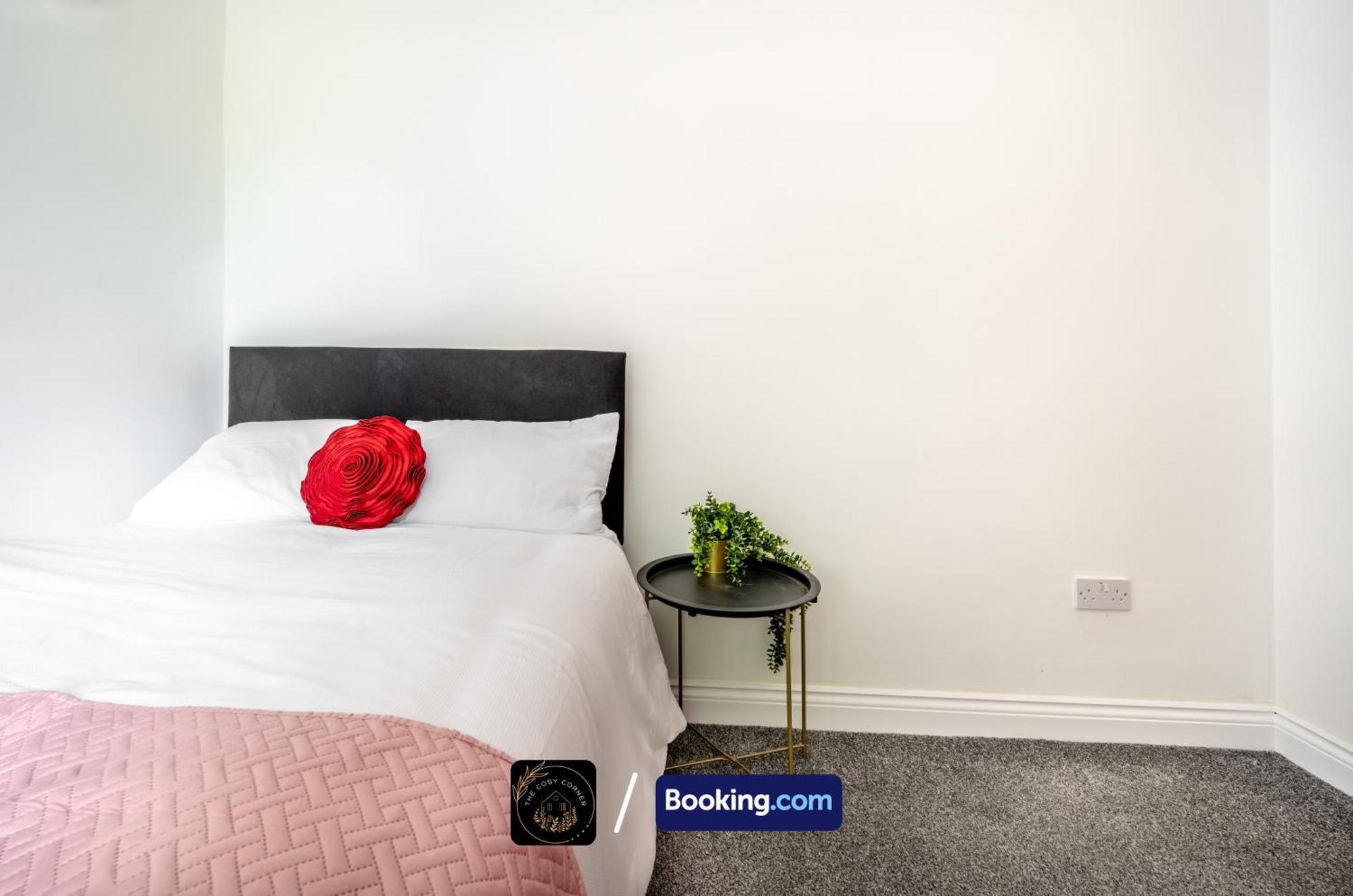 Apartamento Cosy 3-Bed House, Garden & Free Parking In Stretford Mánchester Exterior foto