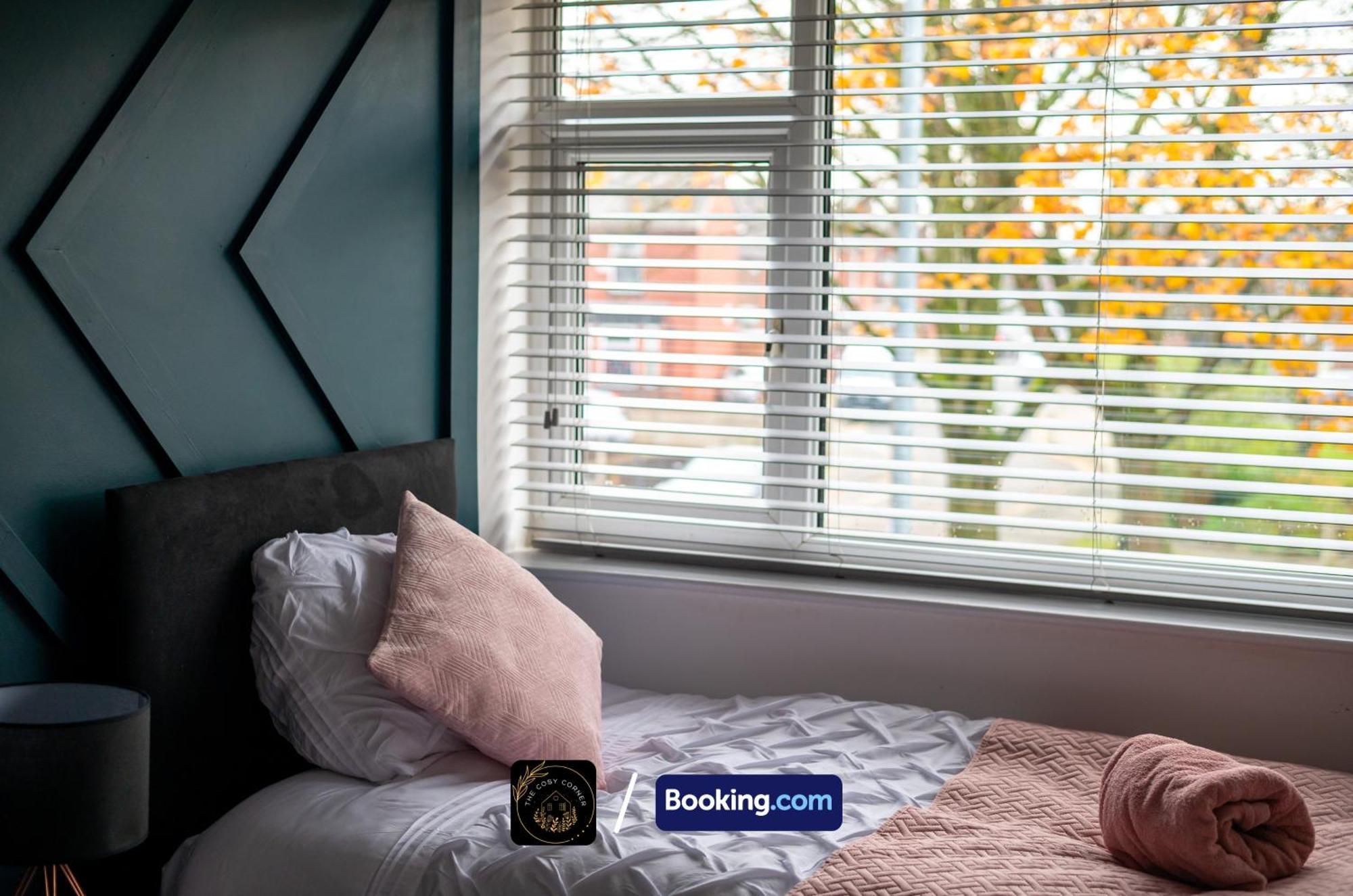 Apartamento Cosy 3-Bed House, Garden & Free Parking In Stretford Mánchester Exterior foto