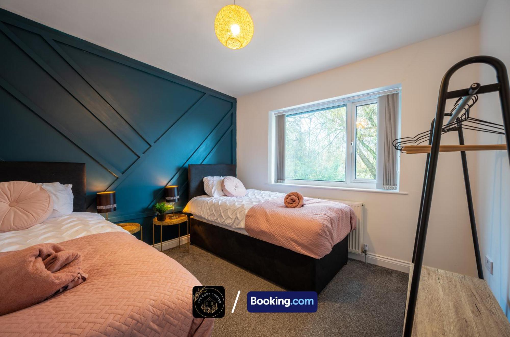 Apartamento Cosy 3-Bed House, Garden & Free Parking In Stretford Mánchester Exterior foto