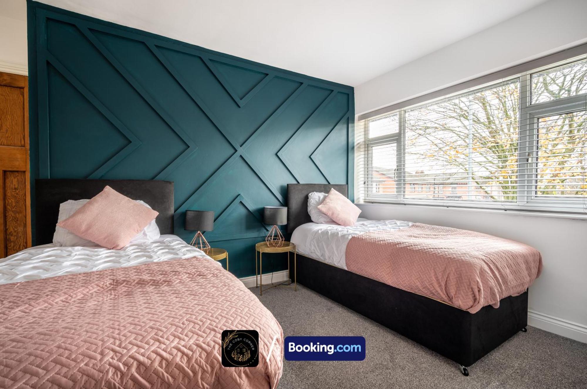 Apartamento Cosy 3-Bed House, Garden & Free Parking In Stretford Mánchester Exterior foto