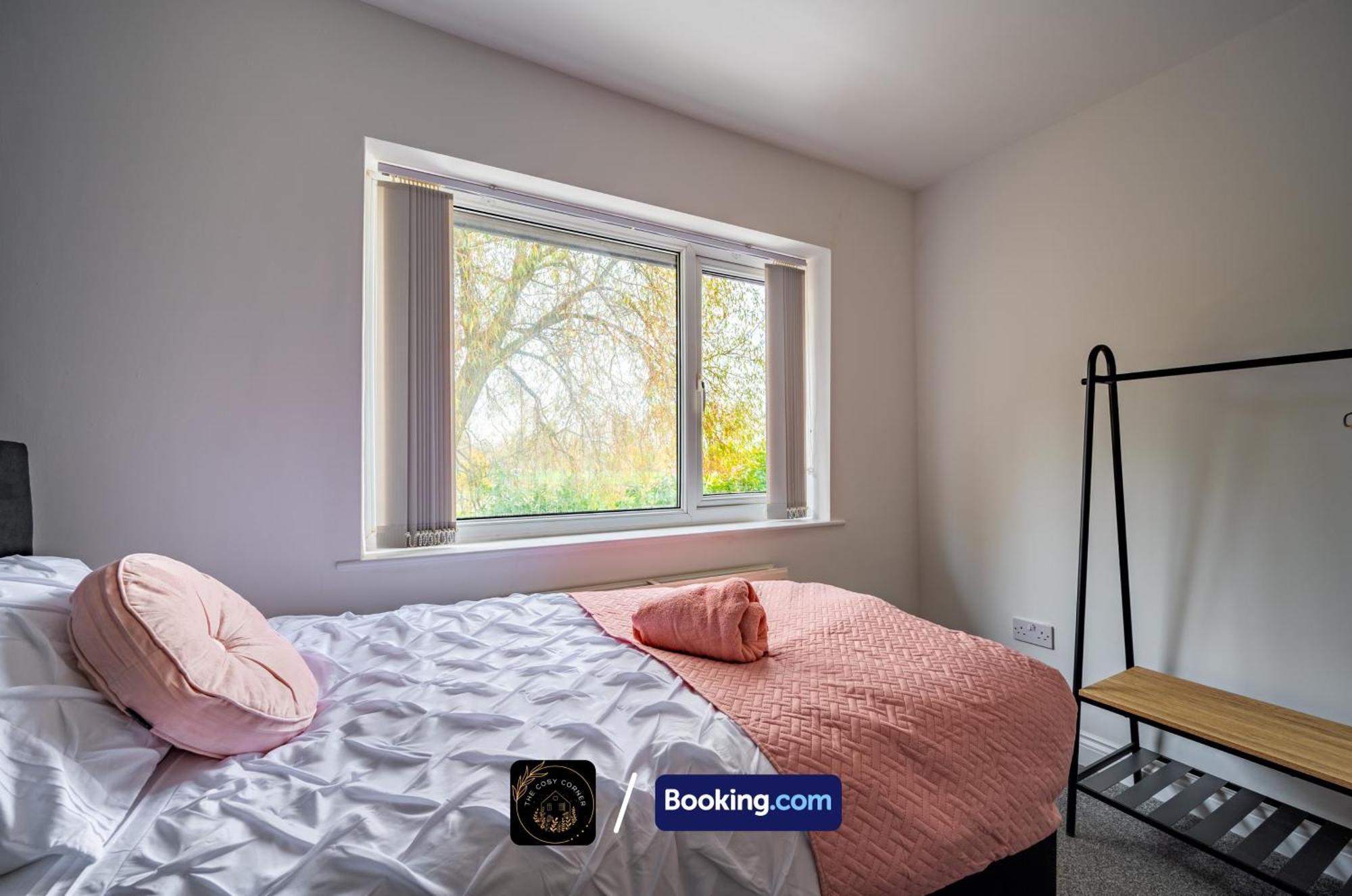 Apartamento Cosy 3-Bed House, Garden & Free Parking In Stretford Mánchester Exterior foto