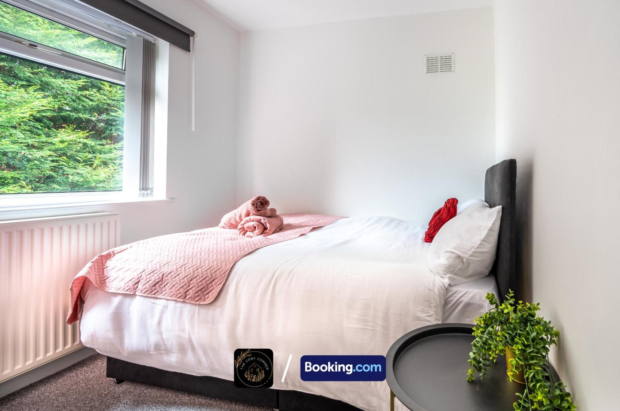 Apartamento Cosy 3-Bed House, Garden & Free Parking In Stretford Mánchester Exterior foto