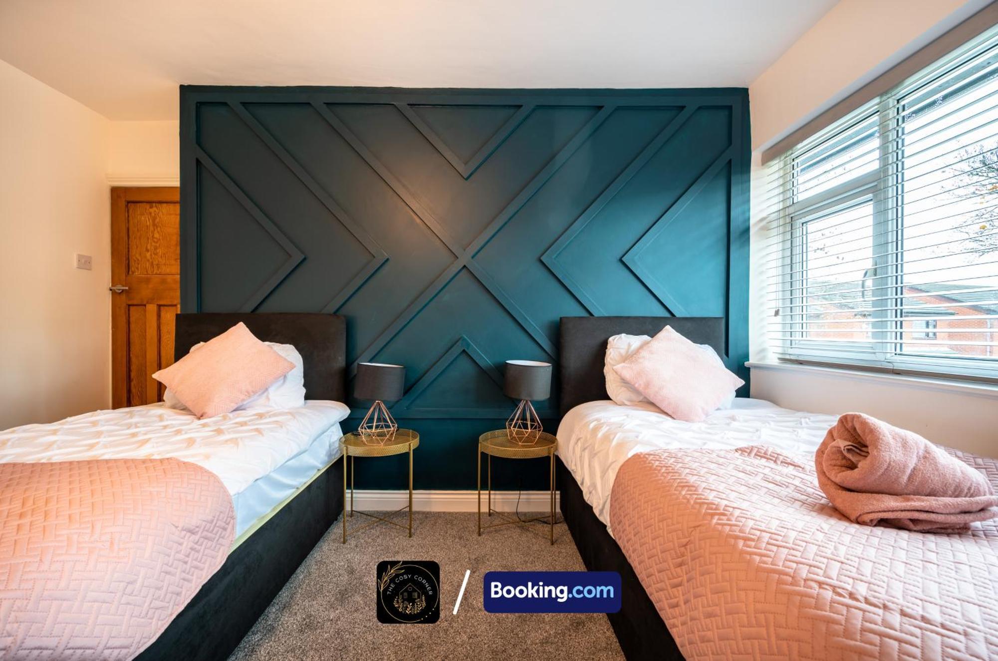 Apartamento Cosy 3-Bed House, Garden & Free Parking In Stretford Mánchester Exterior foto